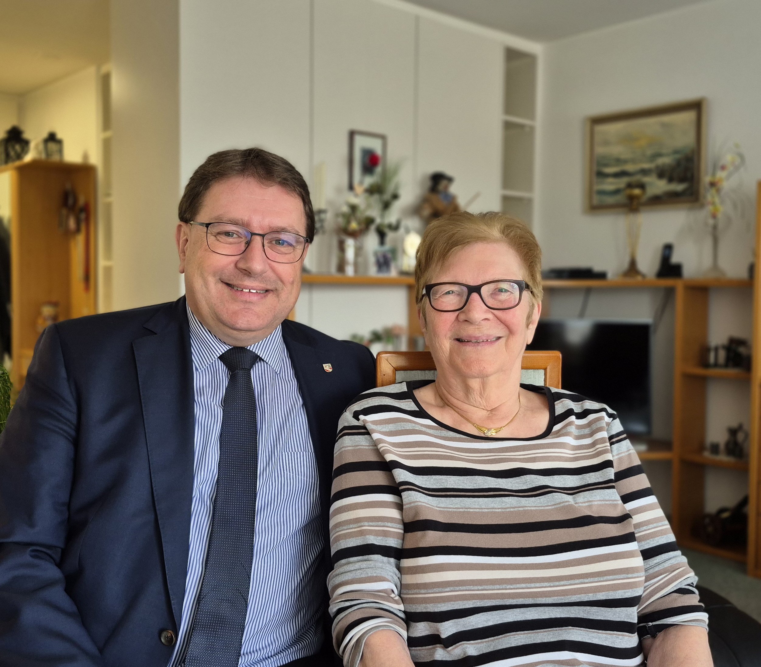 Am 15. November 2024, durfte Frau Rosa Hess ihren 90. Geburtstag feiern.
Die Gemeindebehörden gratulieren herzlich dazu!