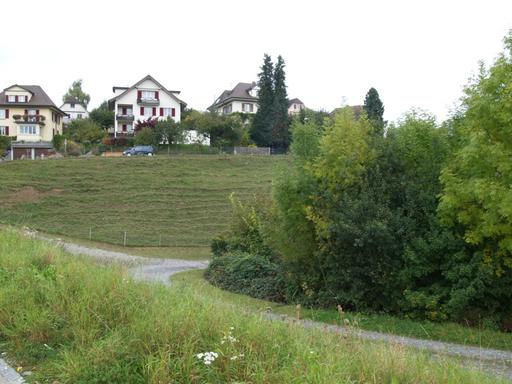 ...diesmal aber ohne das alte Wohngebäude, dies wurde, wie bereits erwähnt im Jahr 2000 abgerissen.