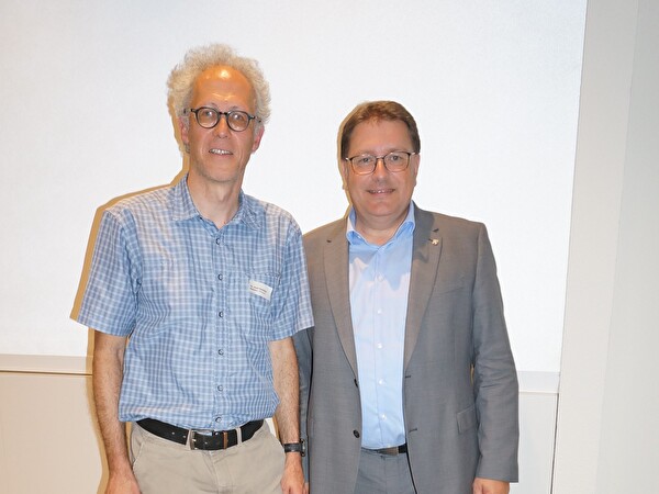 Referent Dr. Christian Graf mit Gemeindepräsident Daniel Bichsel