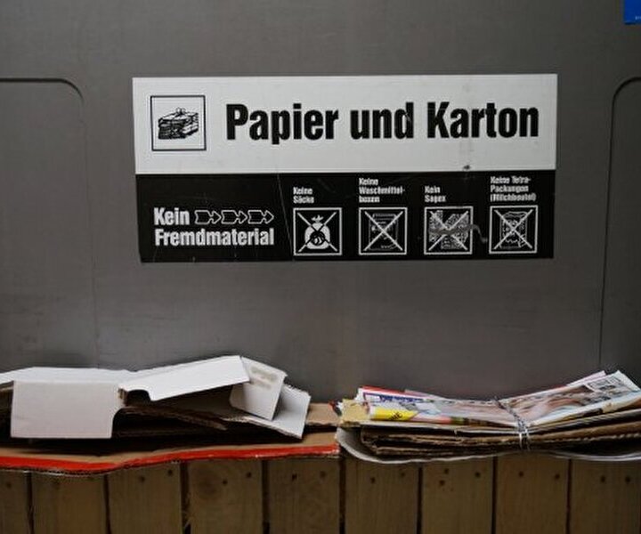 Papier und Karton