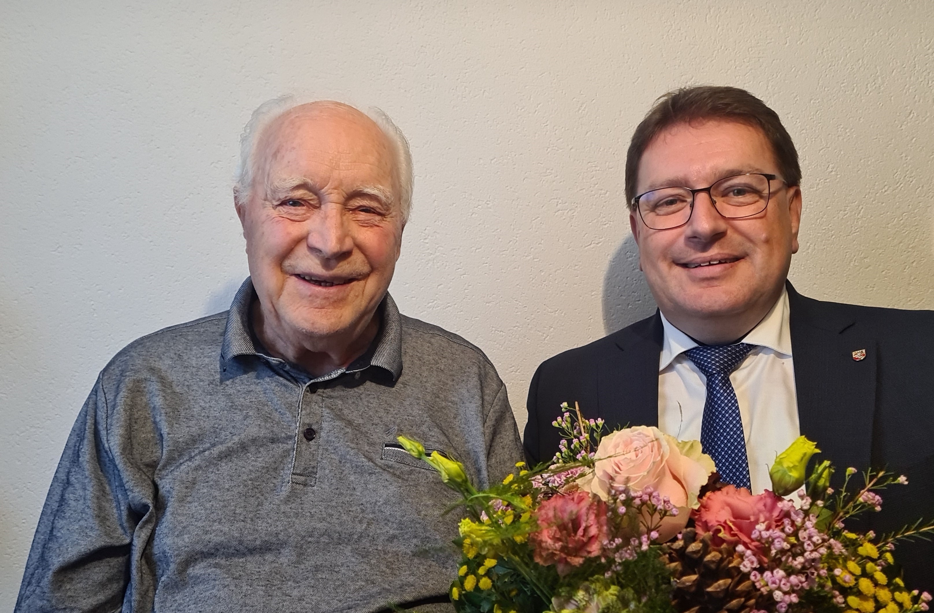 Am Dienstag 14. November 2023, feierte Herr Rudolf Detmer seinen 90. Geburtstag.
Die Gemeindebehörden gratulieren herzlich dazu!