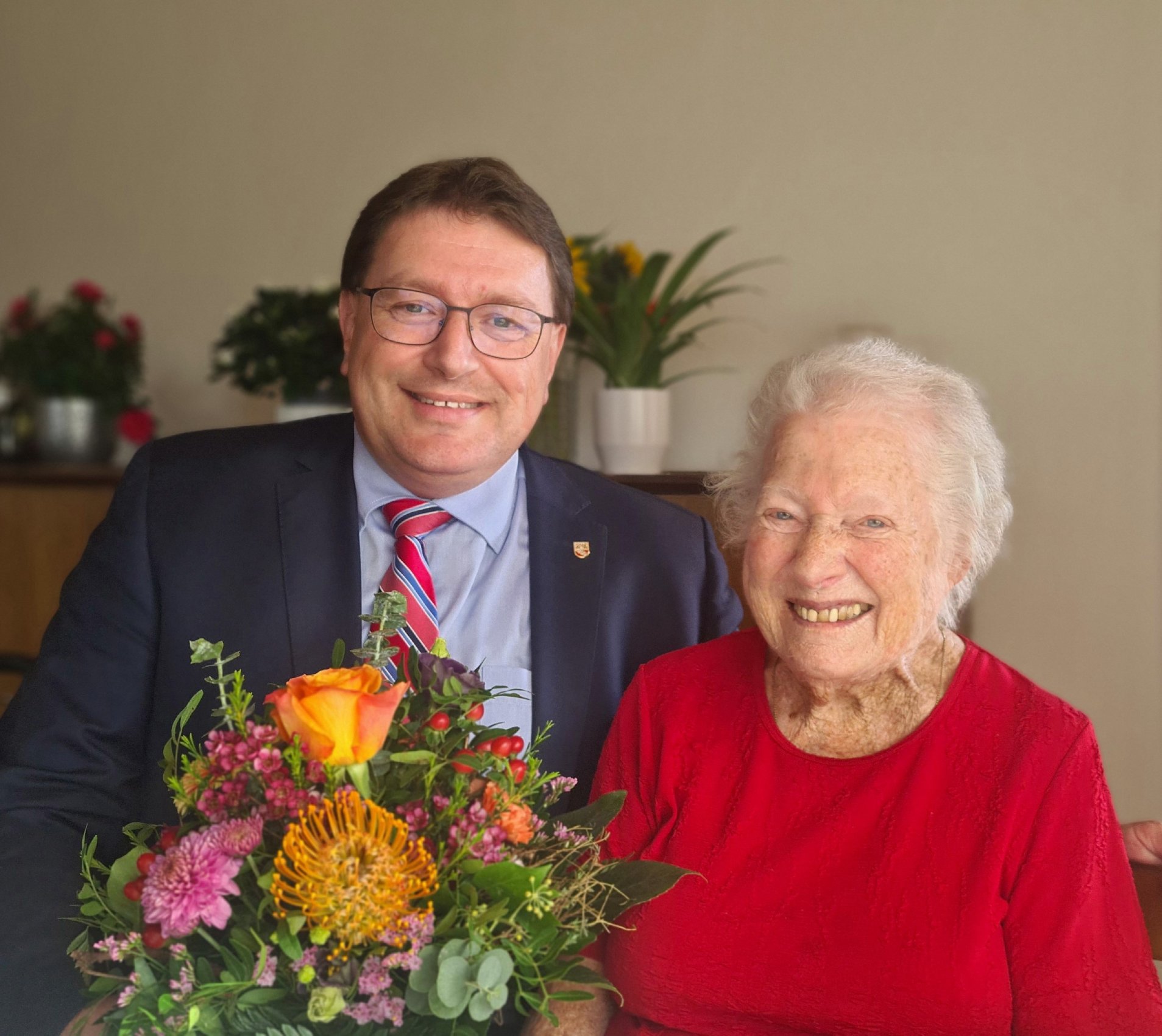 Am Samstag 7. Oktober 2023, durfte Frau Lilly Zürcher ihren 95. Geburtstag feiern.
Die Gemeindebehörden gratulieren ganz herzlich dazu!
