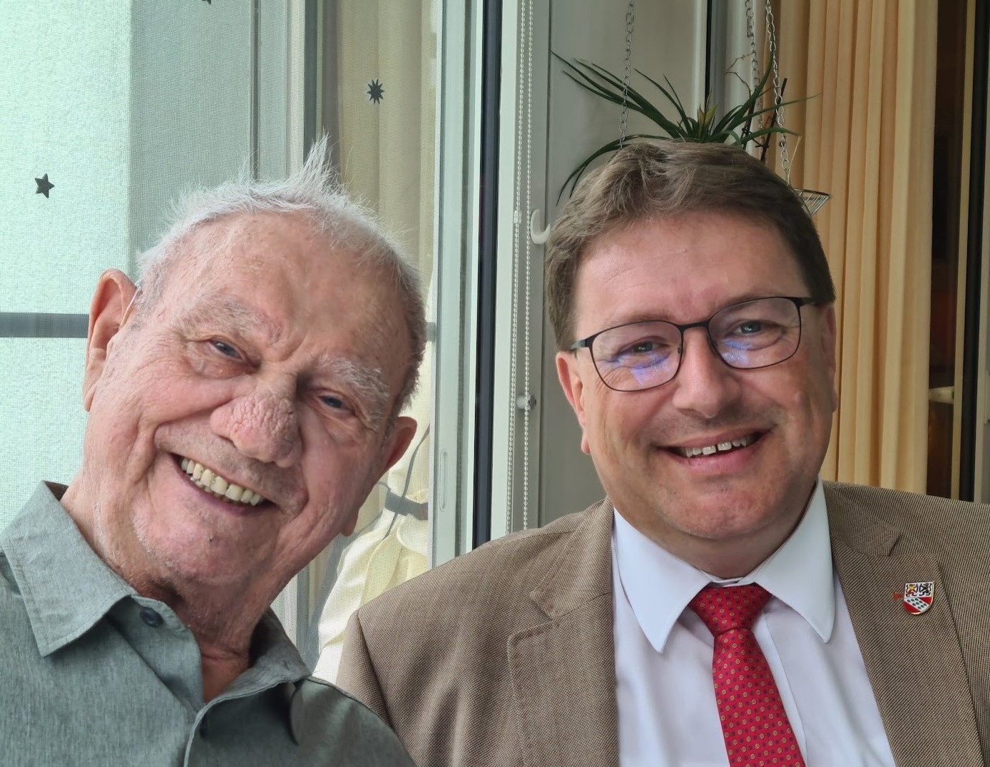 Am Freitag, 20. August 2021, durfte Herr Jaroslav Radakovic seinen 90. Geburtstag feiern.

Die Gemeindebehörden gratulieren ganz herzlich zum Wiegenfest!