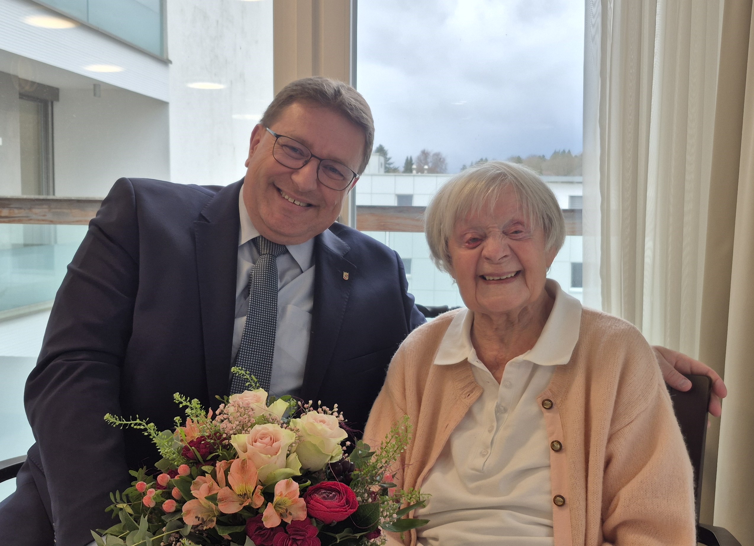 Am Sonntag, 15. Februar 2026, durfte Frau Madeleine Steger ihren 100. Geburtstag feiern.
Die Gemeindebehörden gratulieren ganz herzlich zum hohen Wiegenfest!