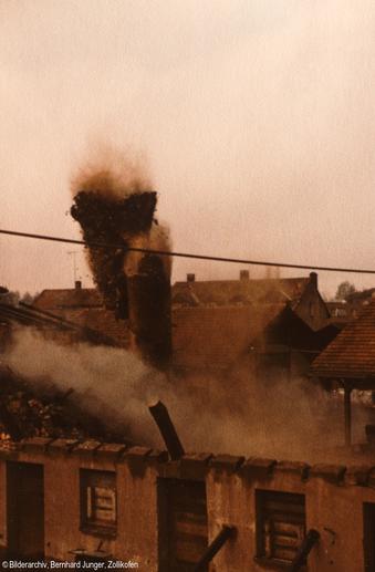 Im Jahr 1978 entschied man sich, die alten Schloten zu sprengen.
