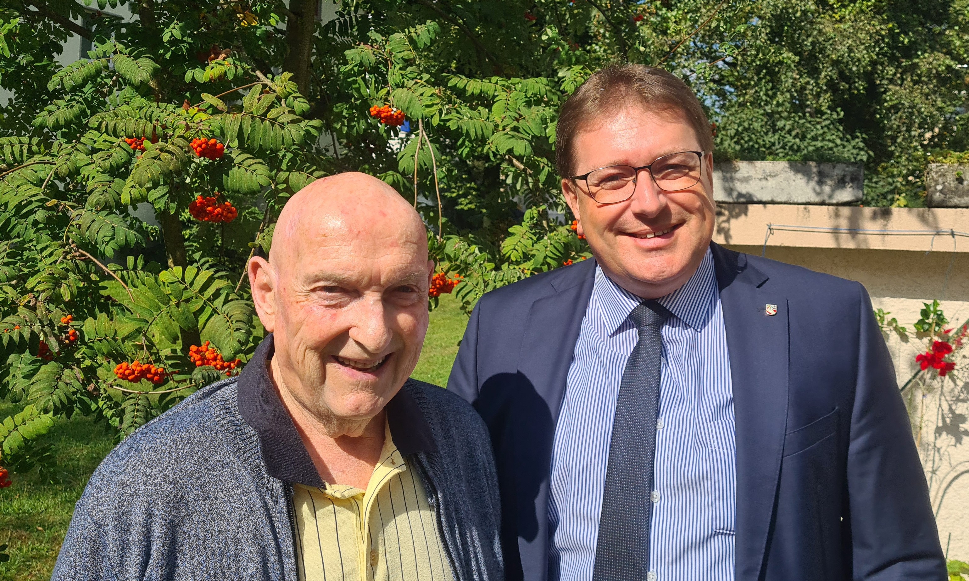 Am Samstag, 17. August 2024, feierte Herr Roland Jost seinen 90. Geburtstag.
Die Gemeindebehörden gratulieren ganz herzlich dazu!