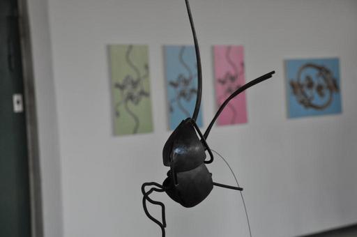 Die Kunstausstellung fand regen Zuspruch: Mehrere 100 Personen haben sich in das Gästebuch eingetragen. Im Bild: Eisenplastik von Ernst Jordi.