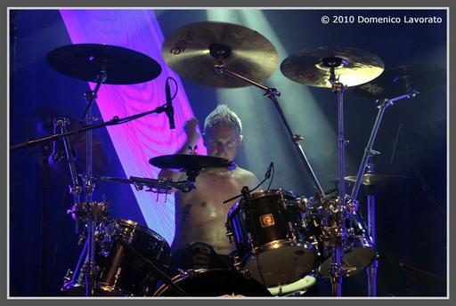 Übrigens: Der Schlagzeuger Tek Kunz spielt am Musikfestival Zollikofen nicht "nur" Schlagzeug, sondern hat auch das ganze Programm der Rock-Nacht zusammen gestellt.