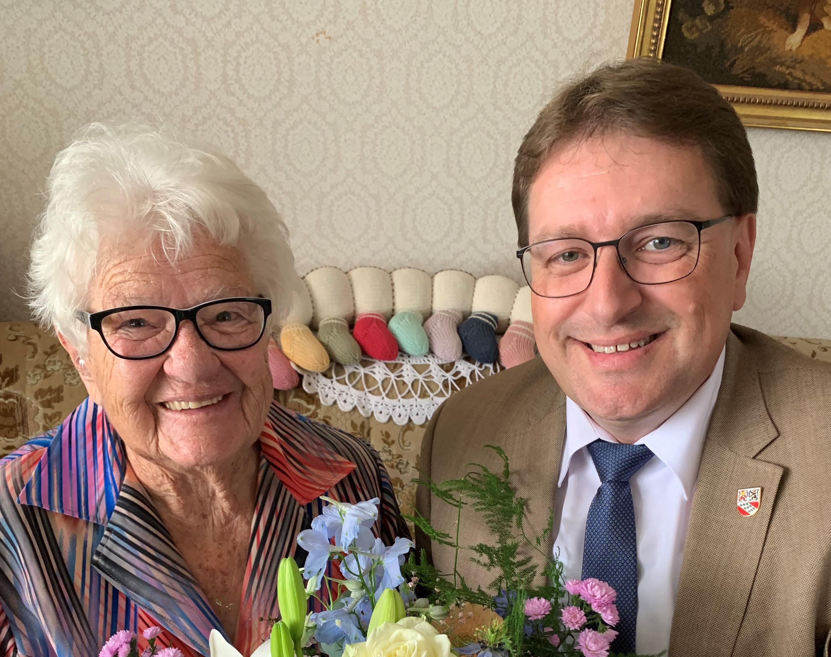 Am 10. Juli 2021, durfte Frau Emma Joss bei bester Gesundheit, ihren 95. Geburtstag feiern.
 
Die Gemeindebehörden gratulieren herzlichst dazu!