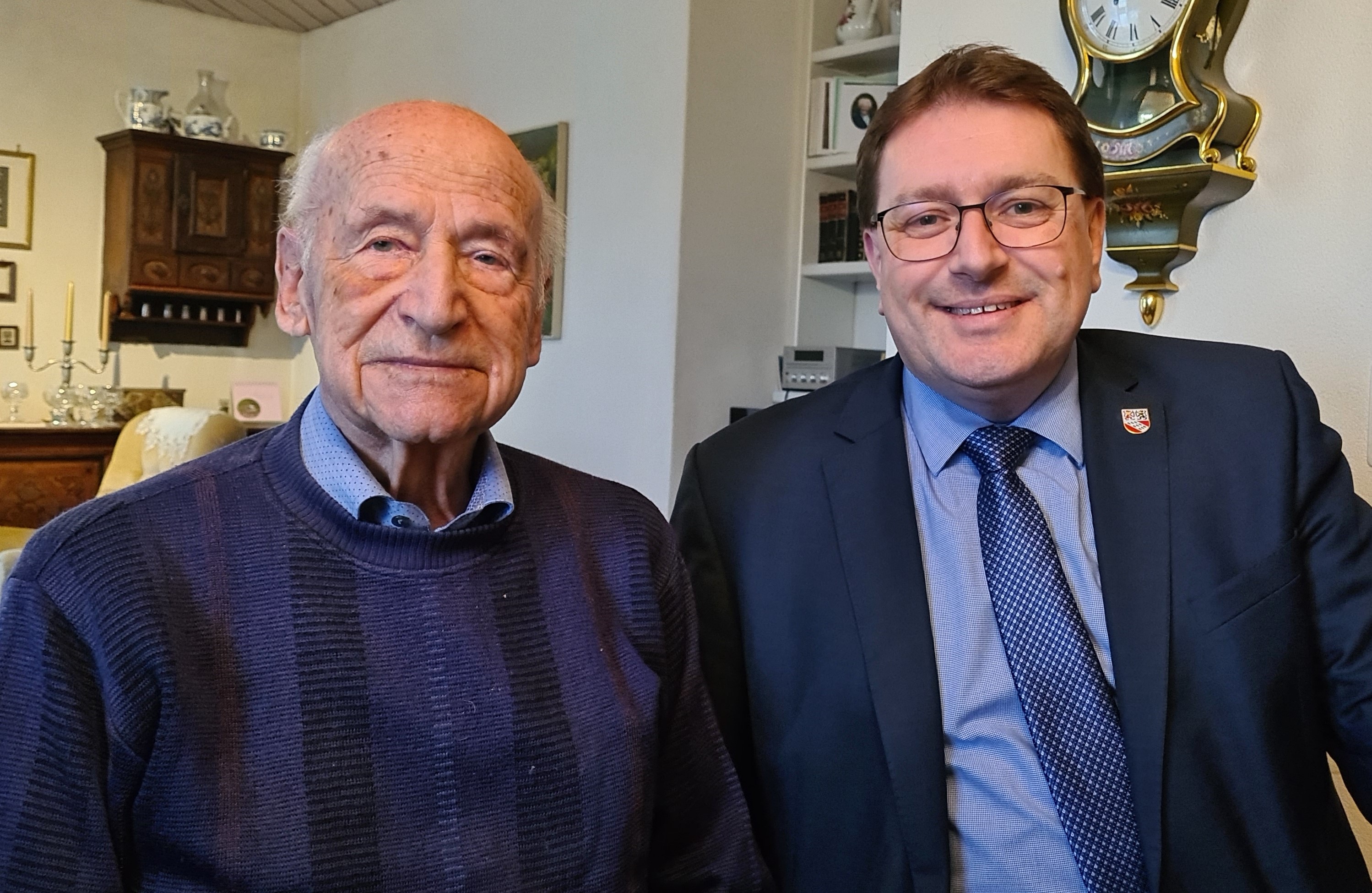 Herr Walter Reusser durfte seinen 90. Geburtstag am 28. Dezember 2022 feiern. Der Gemeinderat überbrachte persönlich die Glückwünsche, herzliche Gratulation!