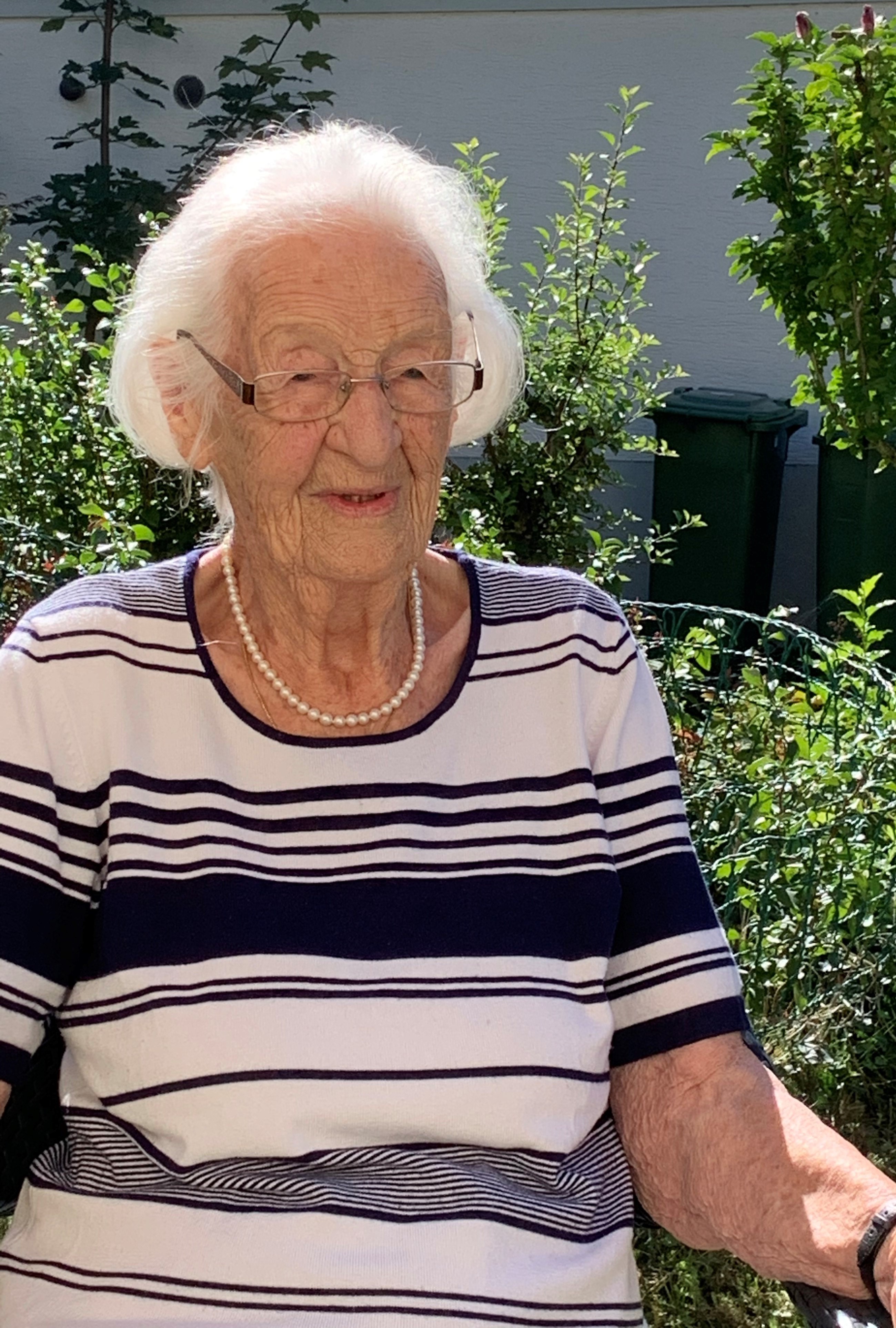 Am heutigen 4. September 2020, durfte Frau Klara Krebs ihren 100. Geburtstag feiern!
Die Gemeindebehörden gratulieren herzlich dazu: