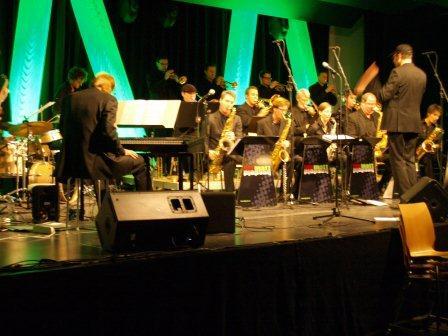 Trompeter und Bandleader Matt Stämpfli formierte unter dem Namen BIGMATT eine BigBand, um mit Funk, Fusion, SoulJazz and more das Publikum zu begeistern. Die Band zeichnet sich durch fantastische Musiker aus, die vorwiegend im Jazz ihre Wurzeln haben. Ein unverkennbares Markenzeichen von BIGMATT ist die familiäre Atmospäre, welche live deutlich spürbar ist. 
BIGMATT zeichnet sich auch durch das einmalige Repertoire aus, welches stark aus Kompositionen von Bandmitgliedern besteht. 
Am Musikfestival Zollikofen trat als special guest Guy Vincent, vocals, auf. Er ist seit 2006 Sänger und Head of project der Band GuyVincent.
Der Link zur Band: http://www.bigmatt.ch/