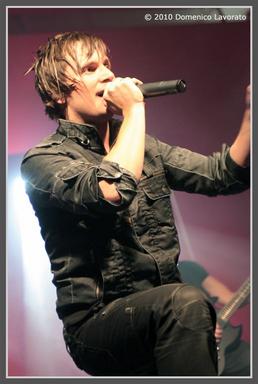 Im Juli 2008 geht für die Jungs aus Zollikofen ein Traum in Erfüllung: draven rockt am Gurtenfestival! Nach einer erfolgreichen Tour mit den finnischen Hiparadenstürmern HIM sind sie wieder in der Schweiz unterwegs und starten nun ihre Tour am Musikfestival Zollikofen.
Link: http://www.draven.ch/