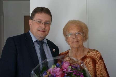 Am 15.05.15 durfte Frau Steiner Mina die Glückwünsche zum 90. Geburtstag entgegen nehmen. Herzliche Gratulation!