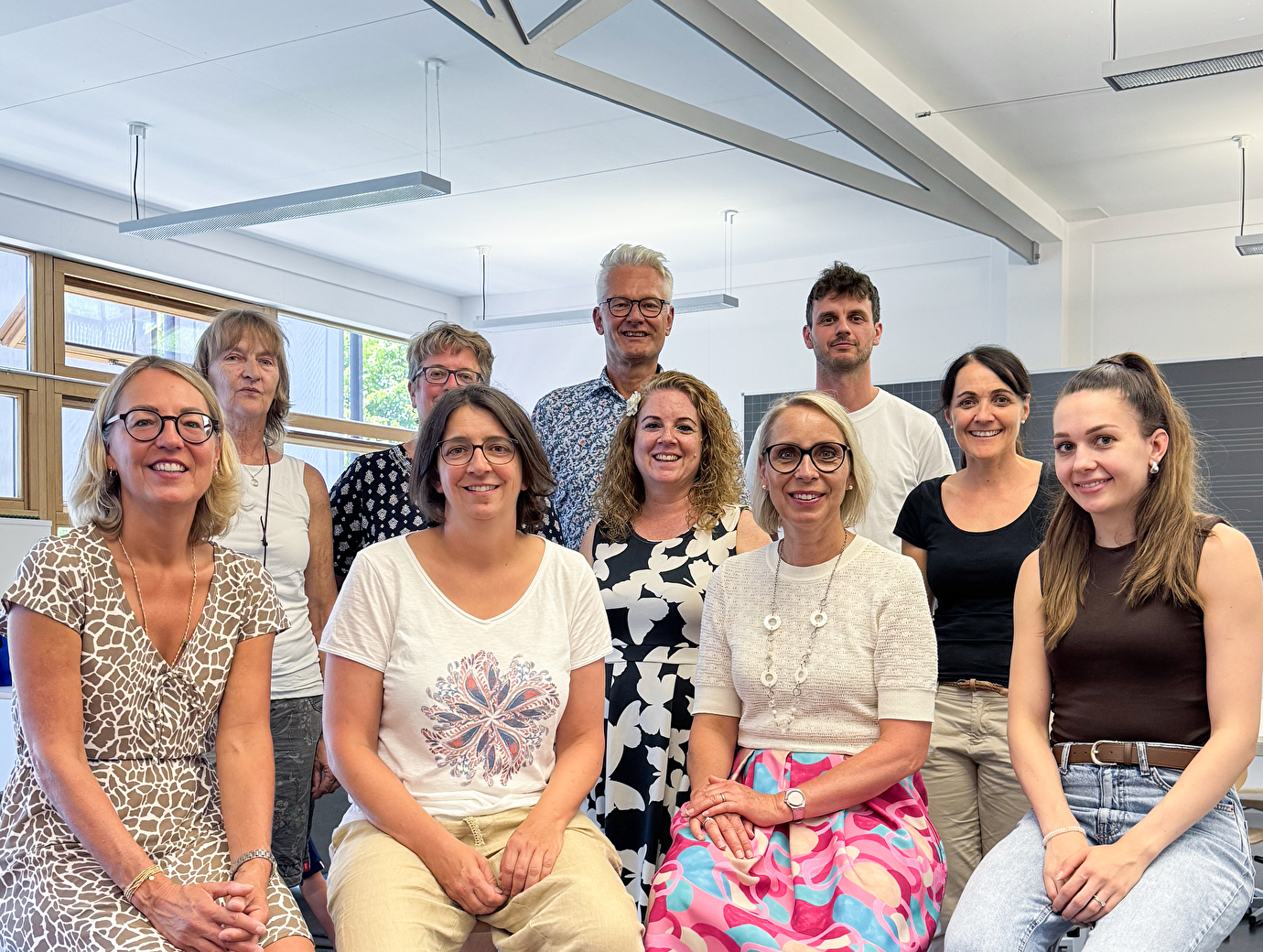 Gruppenfoto mit allen Beteiligten.
