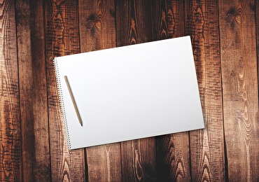 Image d'un calepin sur une table