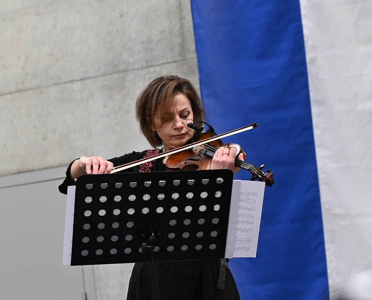 Verleihung des Horwer Anerkennungspreises 2025 an die Kunst- und Kulturschaffende Elena Kholodova.