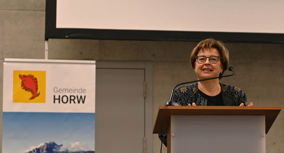 Verleihung des Horwer Anerkennungspreises 2025 an die Kunst- und Kulturschaffende Elena Kholodova.