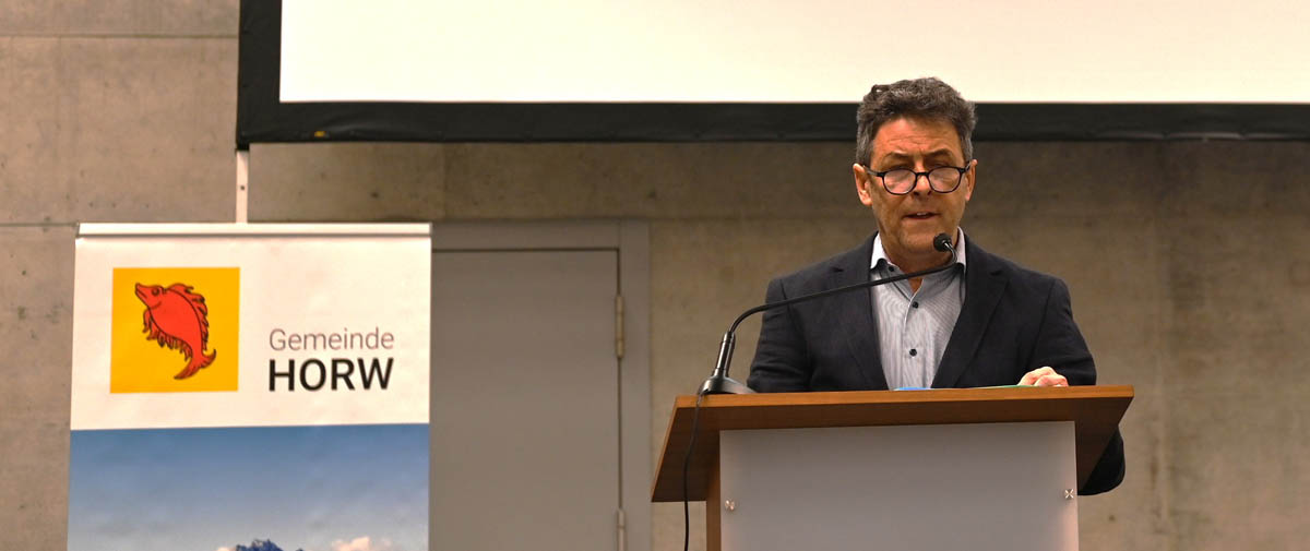 Verleihung des Horwer Anerkennungspreises 2025 an die Kunst- und Kulturschaffende Elena Kholodova.