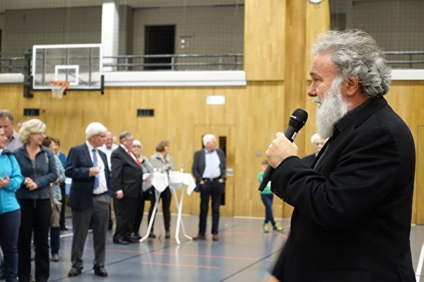Wolfgang Sieber, Träger des Horwer Anerkennungspreises 2017, während der Verleihung anlässlich des Horwer Neujahrsapéros.
