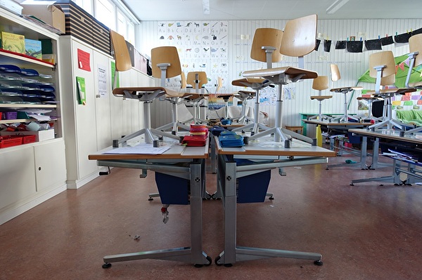 Auch in diesem Schulzimmer im Trakt 1 des Horwer Schulhaus Hofmatt wird ein neuer Boden eingebaut. 