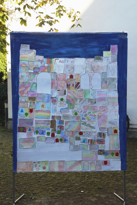 An der Gewerbeschau vom 20. bis 22. September 2013 haben Kinder die Gemeinde Muttenz auf kreative Art dargestellt. Gerne zeigen wir die Kunstwerke und danken den jungen Künstlerinnen und Künstlern für ihr fantasievolles Mitwirken.