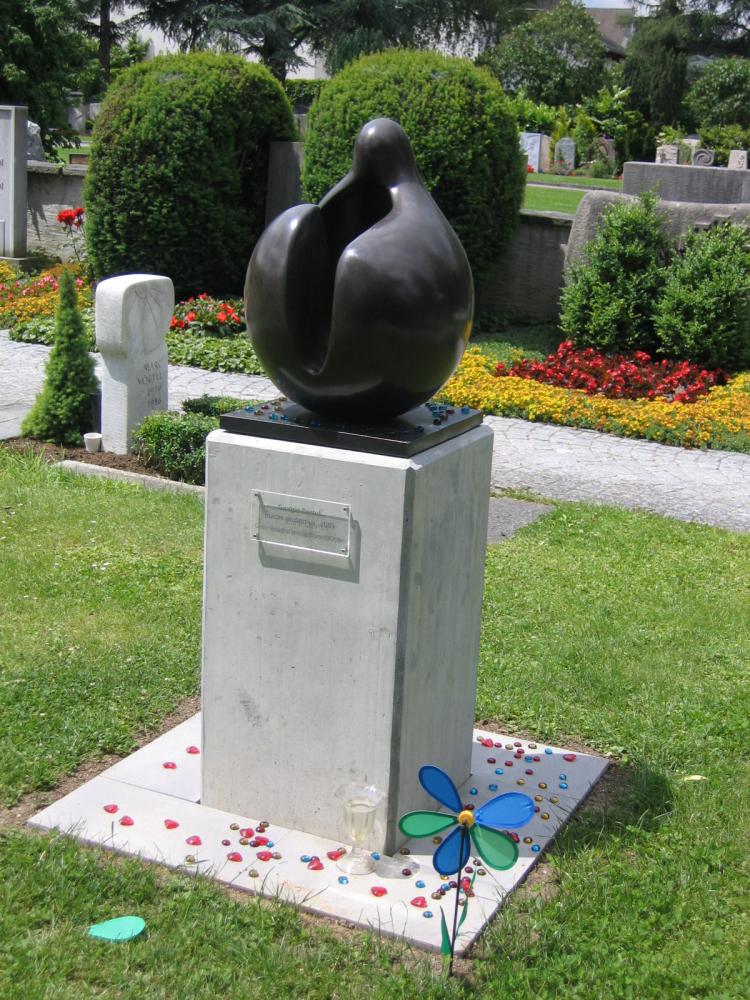 "madre protettiva" von Giorgio Bertoli