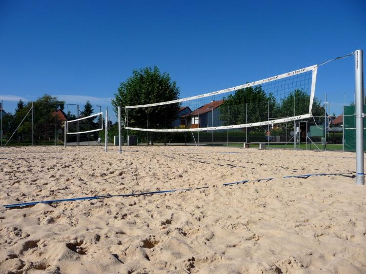 Sportlich-Begeisterte werden sich im Volleyballfeld wie Zuhause fühlen