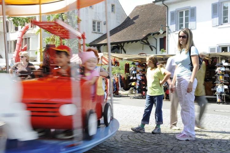 <LINK intern:dienstleistungen/?dienst_id=8641>Markt in Muttenz</LINK>
Anmeldungen über:
Schweizerischer Marktverband (SMV), Sektion Nordwestschweiz
Herr Dieter Binggeli
Ramsteinerweg 13, 4222 Zwingen
Telefon 079 444 88 28 --- Fax 061 761 40 92
kashmir@bluewin.ch
www.marktverband.ch
