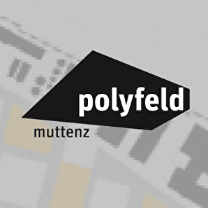 schwarzes rhombusartiges Feld vor Planausschnitt mit Schriftzug polyfeld muttenz