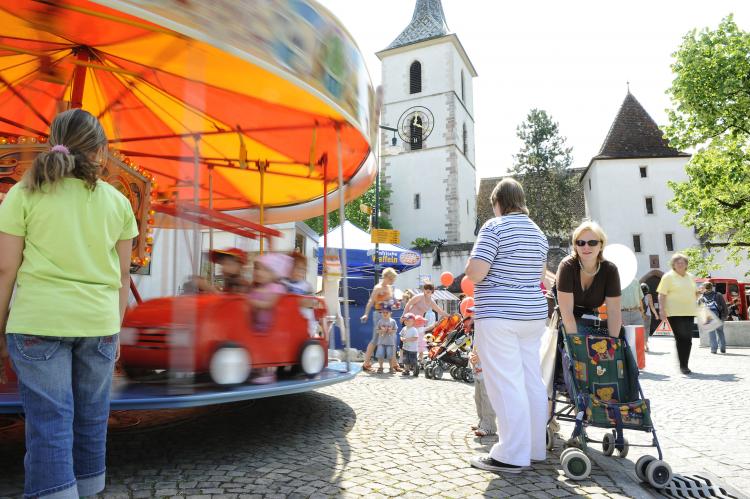 <LINK intern:dienstleistungen/?dienst_id=8641>Markt in Muttenz</LINK>
Anmeldungen über:
Schweizerischer Marktverband (SMV), Sektion Nordwestschweiz
Herr Dieter Binggeli
Ramsteinerweg 13, 4222 Zwingen
Telefon 079 444 88 28 --- Fax 061 761 40 92
kashmir@bluewin.ch
www.marktverband.ch
