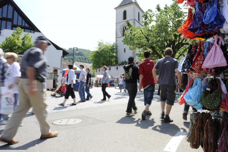<LINK intern:dienstleistungen/?dienst_id=8641>Markt in Muttenz</LINK>
Anmeldungen über:
Schweizerischer Marktverband (SMV), Sektion Nordwestschweiz
Herr Dieter Binggeli
Ramsteinerweg 13, 4222 Zwingen
Telefon 079 444 88 28 --- Fax 061 761 40 92
kashmir@bluewin.ch
www.marktverband.ch
