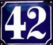 Hausnummer 42, Schild Typ Baselland (Email, weisse Nummer auf dunkelblauem Hintergrund)