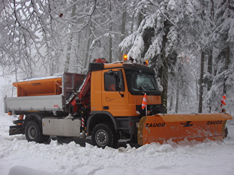 Schneepflug im Einsatz