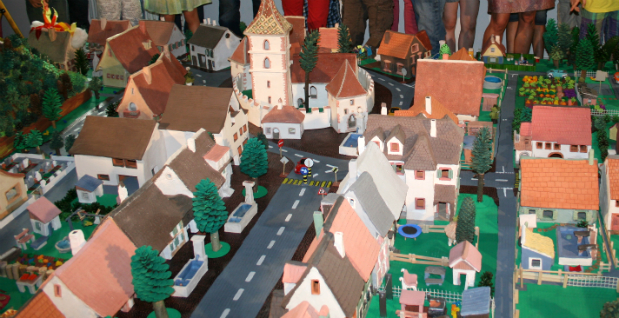 Werk mit Ausstellung der Primarklasse 4d Schulhaus Hinterzweien im Schuljahr 2012/2013 im Rahmen des Werkunterrichts zum Thema Mensch und Umwelt unter Anleitung des Lehrers Matthias Hofer.   