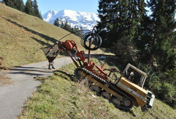 <i>Mit grossem Gerät an der Arbeit</i>