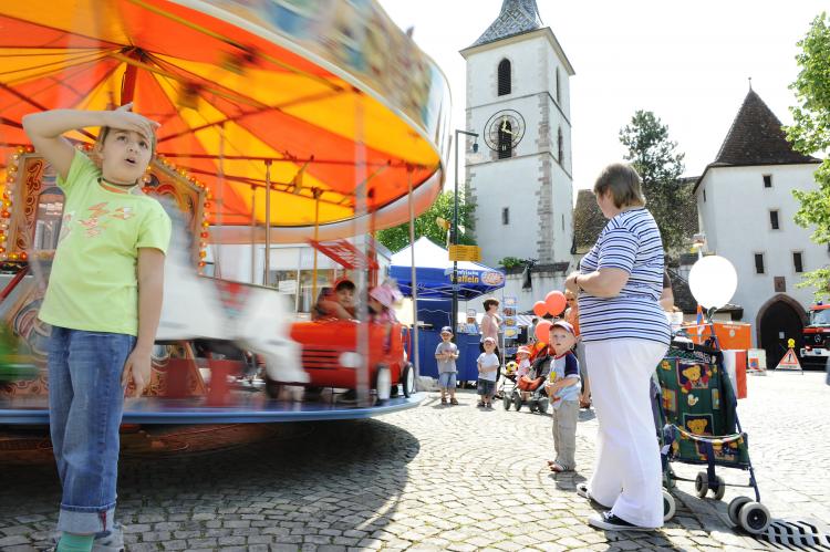 <LINK intern:dienstleistungen/?dienst_id=8641>Markt in Muttenz</LINK>
Anmeldungen über:
Schweizerischer Marktverband (SMV), Sektion Nordwestschweiz
Herr Dieter Binggeli
Ramsteinerweg 13, 4222 Zwingen
Telefon 079 444 88 28 --- Fax 061 761 40 92
kashmir@bluewin.ch
www.marktverband.ch
