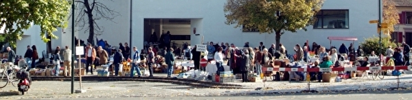 reger Flohmarktbesuch im 2005