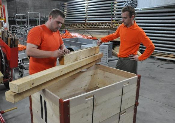 <i>Holzbearbeitung</i>