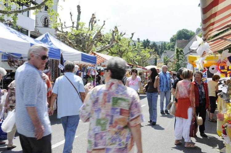<LINK intern:dienstleistungen/?dienst_id=8641>Markt in Muttenz</LINK>
Anmeldungen über:
Schweizerischer Marktverband (SMV), Sektion Nordwestschweiz
Herr Dieter Binggeli
Ramsteinerweg 13, 4222 Zwingen
Telefon 079 444 88 28 --- Fax 061 761 40 92
kashmir@bluewin.ch
www.marktverband.ch
