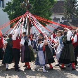 Bändeltanz