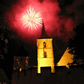 Feuerwerk über dem St. Arbogast Kirchturm