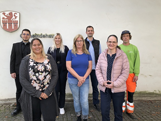 Gruppenbild von den neuen Mitarbeiter der Gemeinde Muttenz