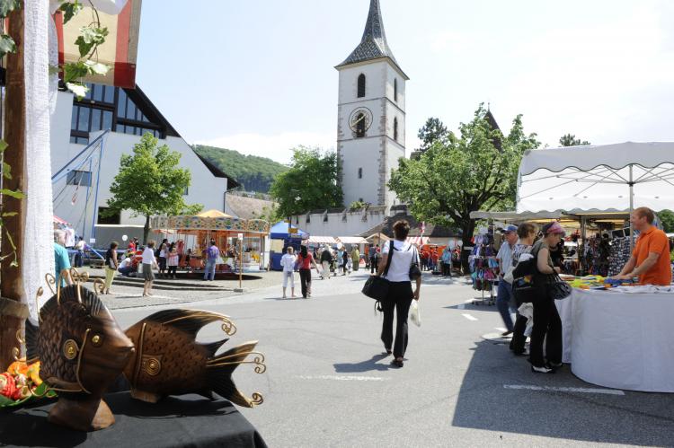 <LINK intern:dienstleistungen/?dienst_id=8641>Markt in Muttenz</LINK>
Anmeldungen über:
Schweizerischer Marktverband (SMV), Sektion Nordwestschweiz
Herr Dieter Binggeli
Ramsteinerweg 13, 4222 Zwingen
Telefon 079 444 88 28 --- Fax 061 761 40 92
kashmir@bluewin.ch
www.marktverband.ch
