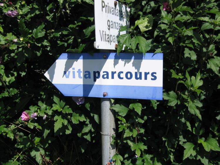 Vita-Parcours "auf der Rütihard", Länge: 2,5km / Steigung: 70m
<LINK http://www.muttenz.ch/de/portrait/ortsplan/?poi%5B%5D=gebaeude&ort=4132&strasse=Lehmgrubenweg+Muttenz>(Ortsplan)</LINK>