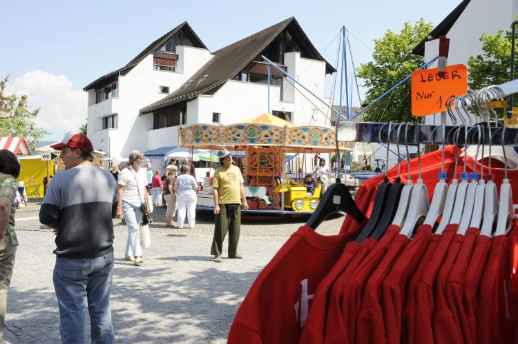 <LINK intern:dienstleistungen/?dienst_id=8641>Markt in Muttenz</LINK>
Anmeldungen über:
Schweizerischer Marktverband (SMV), Sektion Nordwestschweiz
Herr Dieter Binggeli
Ramsteinerweg 13, 4222 Zwingen
Telefon 079 444 88 28 --- Fax 061 761 40 92
kashmir@bluewin.ch
www.marktverband.ch
