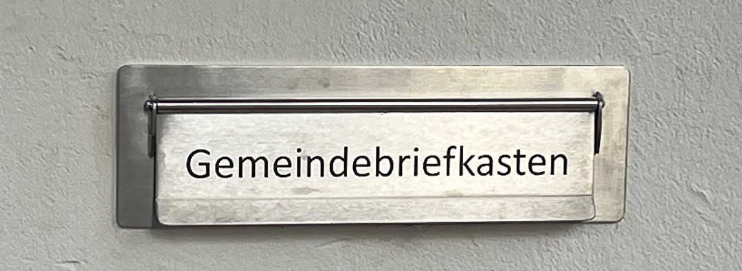 Neuer Briefkasten der Gemeinde Steinen