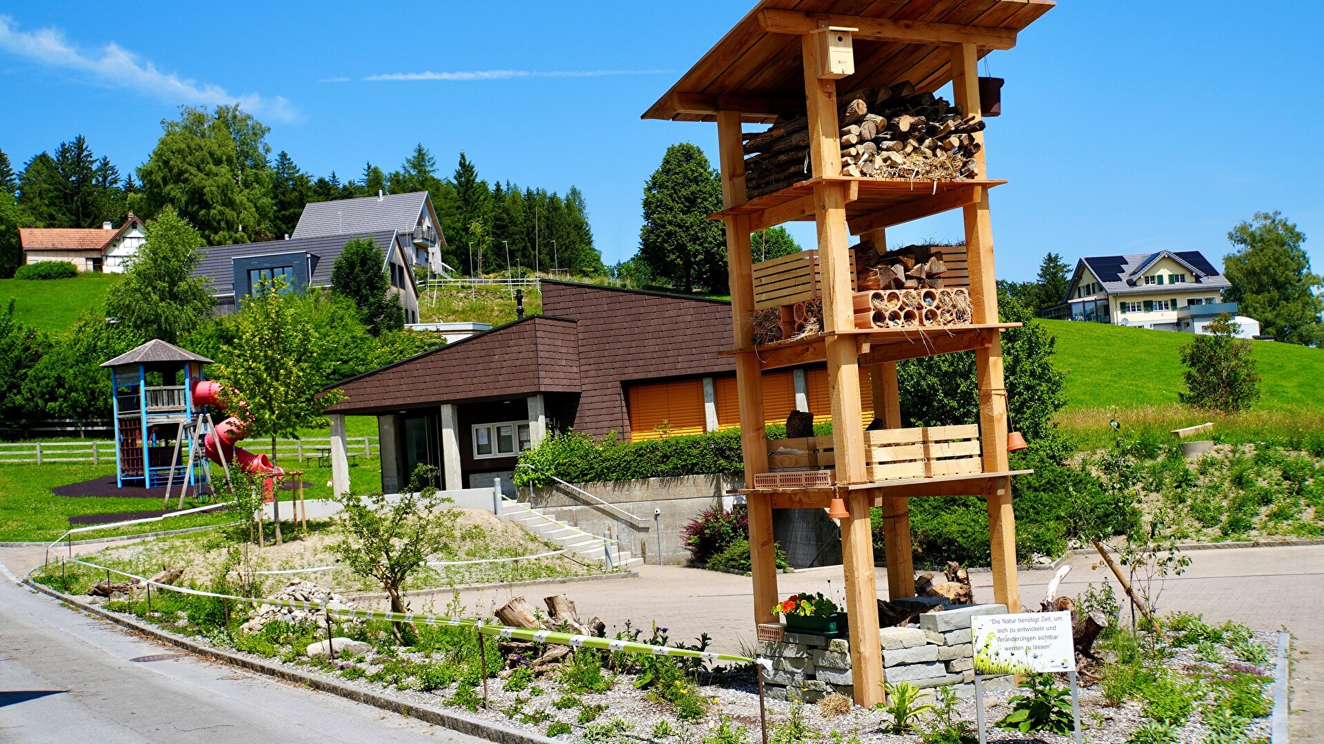 Teilerneuertes Vereinslokal mit der wertvollen ökologischen Aufwertung