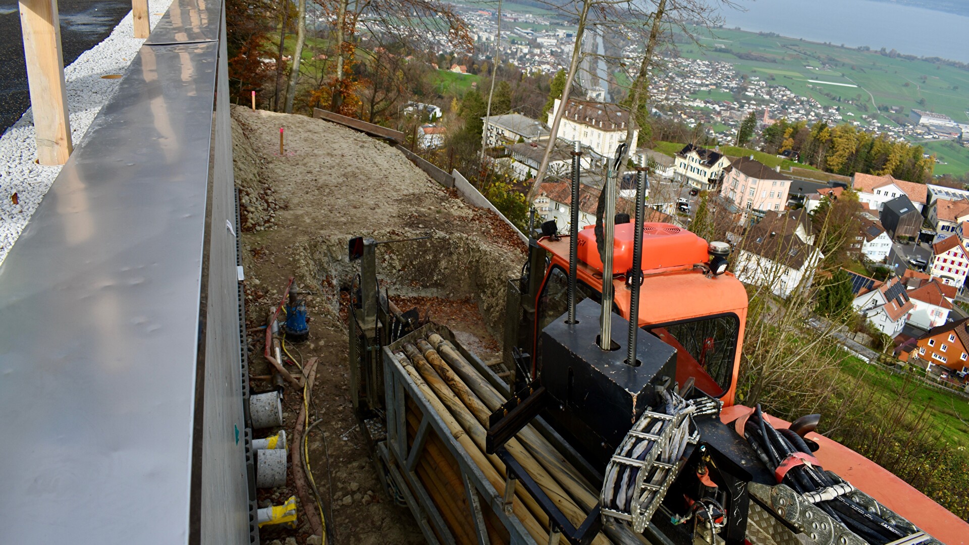 Bohrarbeiten vor dem neuen Reservoir