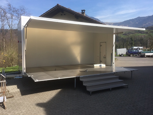 mobiler Bühnenanhänger